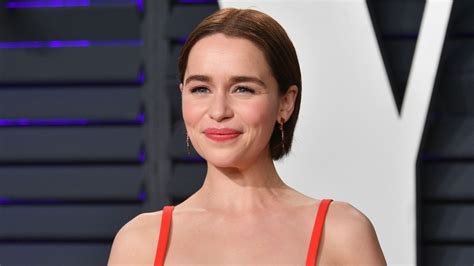 Emilia Clarke speaks about shooting terrifying nude scenes in。